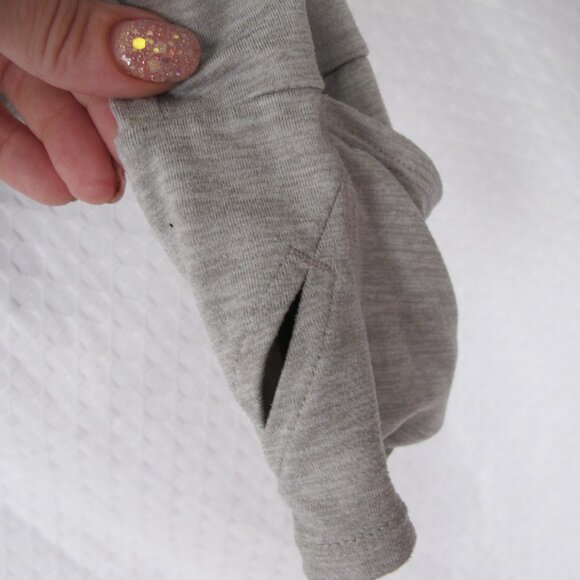 Asics Long Sleeve Top with Thumb Holes and Hand Cover Cuffs - Picture 2 of 11